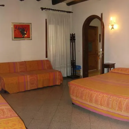 赛普利亚客房旅馆